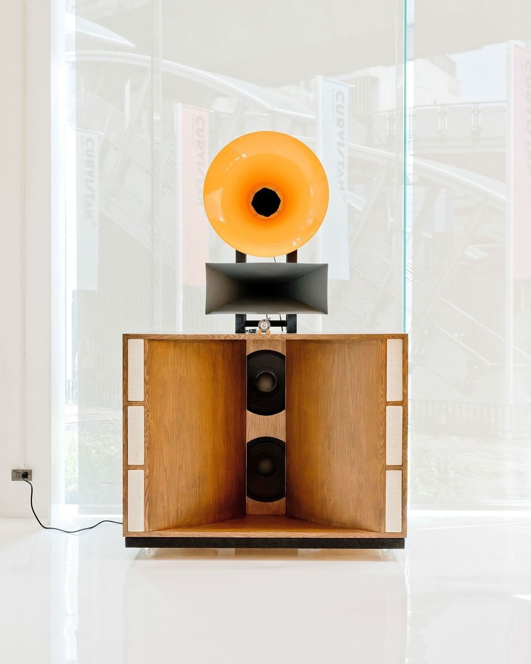 orangespeaker